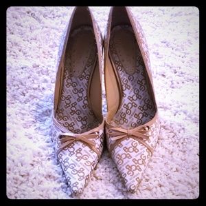 BCBG pointed toe heel size 8.5